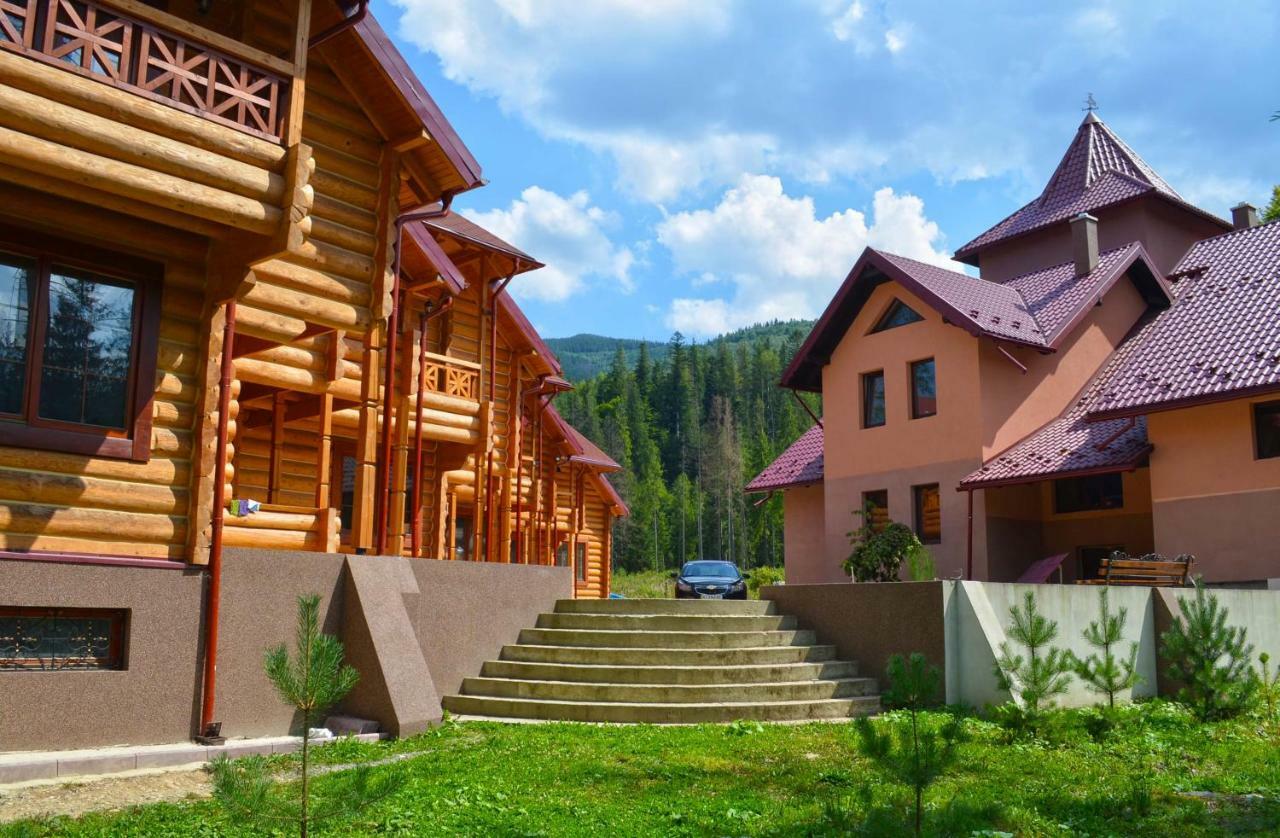 Апартаменти Knyazhyi Dvir Стригальня Екстер'єр фото